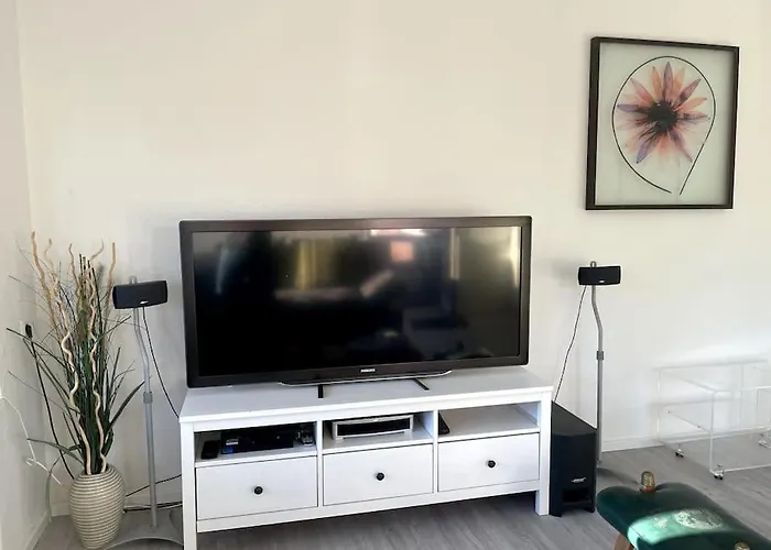 Schoene Ferienwohnung In Oldenburg Eversten 70M2, Zwei Raeume, Bis Zu 4 Personen