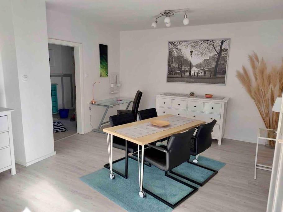 Schoene In Eversten 70m2, Zwei Raeume, Bis Zu 4 Personen Apartment *